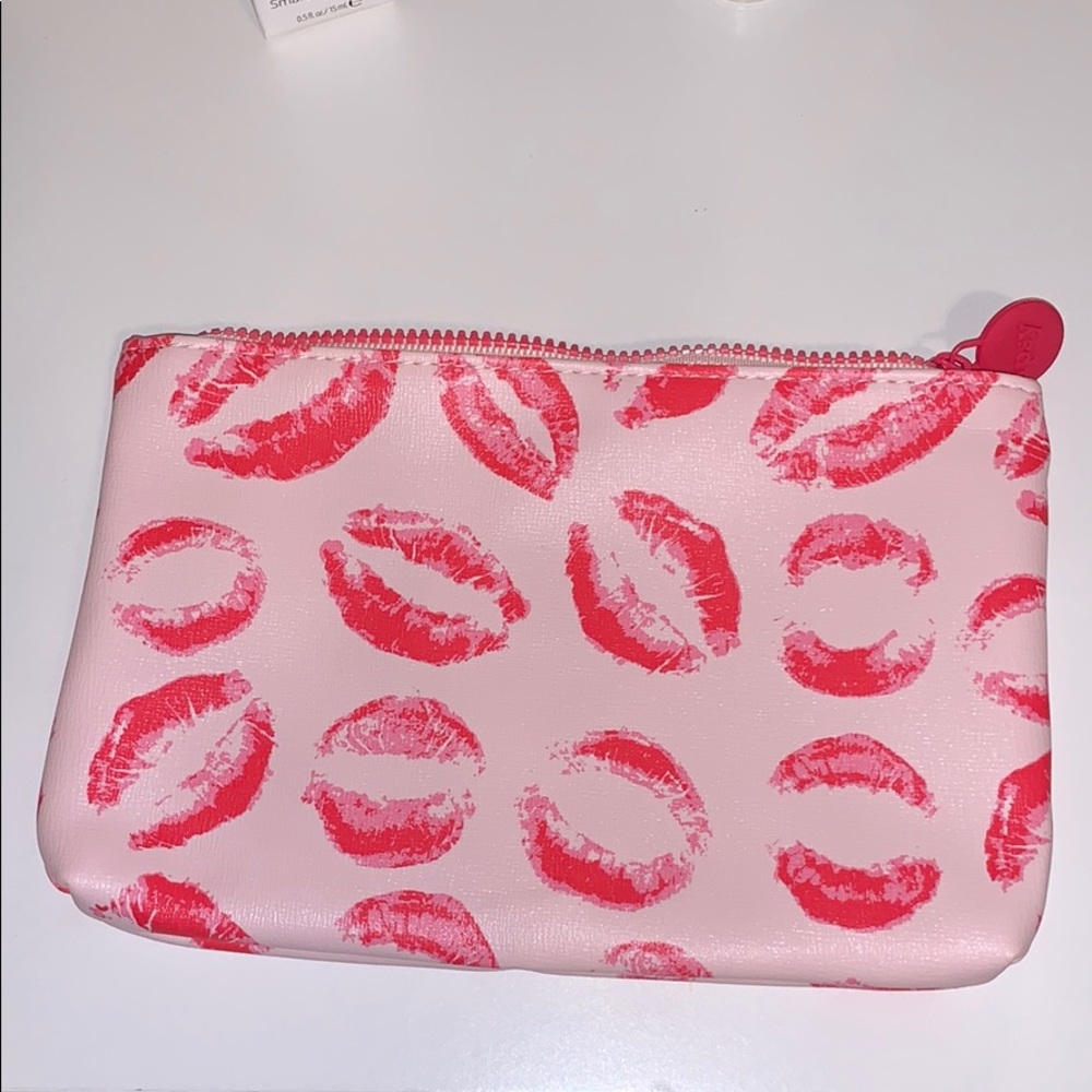 Cosmetic bag